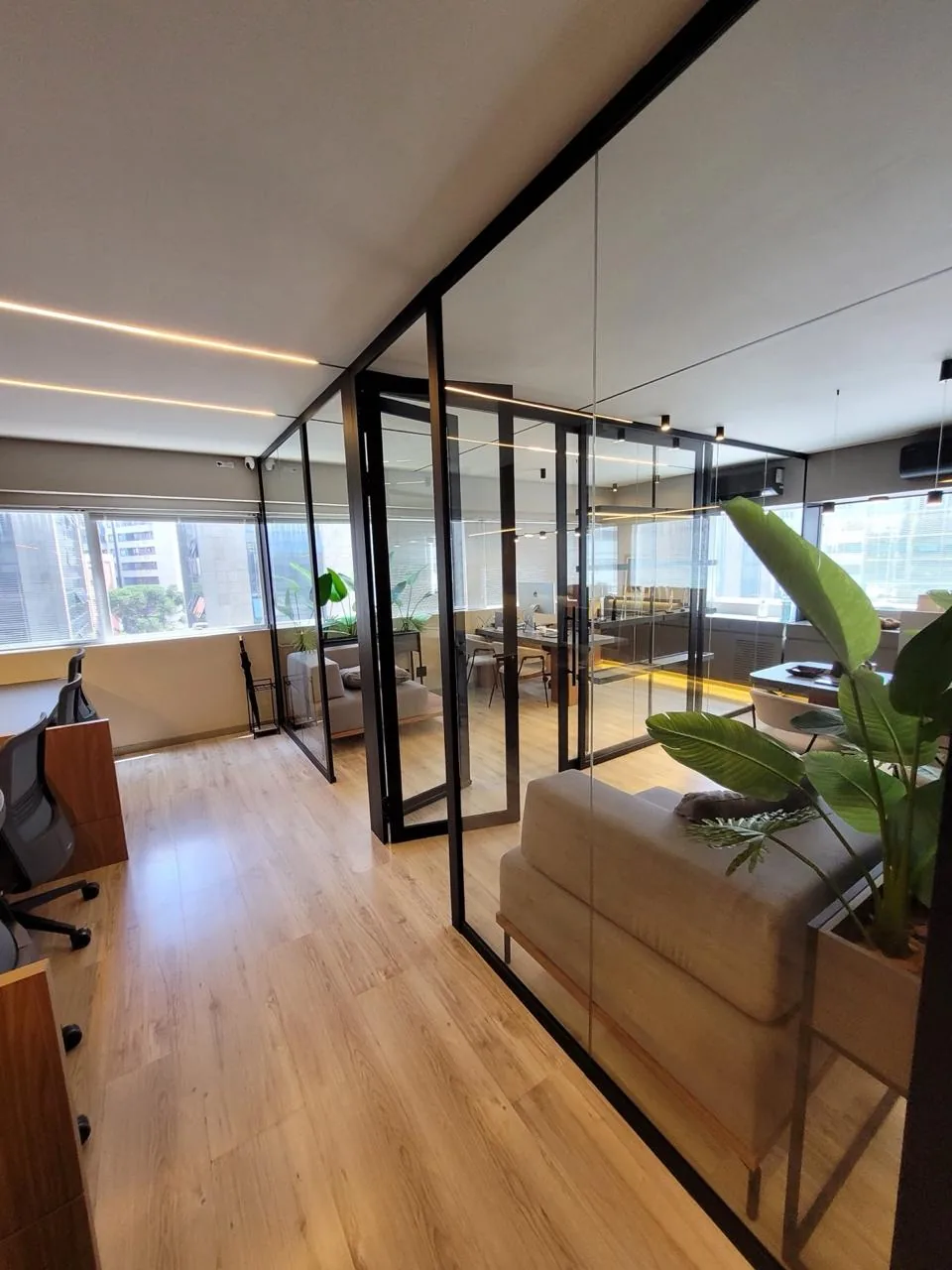 Ambiente de trabalho finalizado da Amura Comunicações