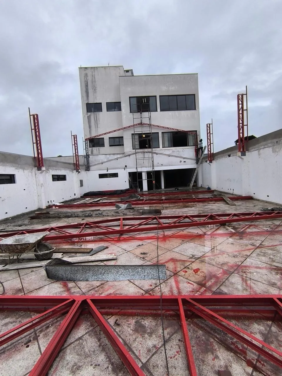 Estrutura da Overall Gym durante a obra